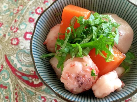小鉢料理に♩里芋と甘海老の煮物